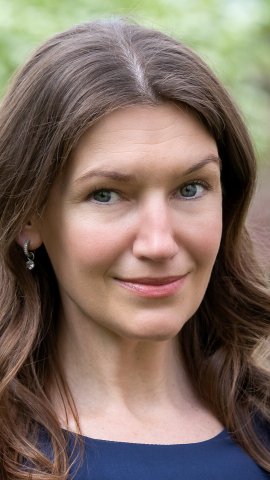 Katri Holst